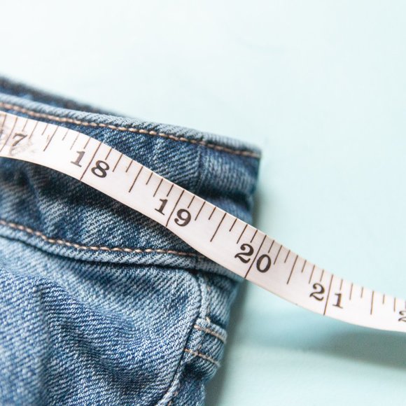 Torrid High Rise Straight Leg Busted Knee Distressed Jeans Size 18R - Picture 8 of 11